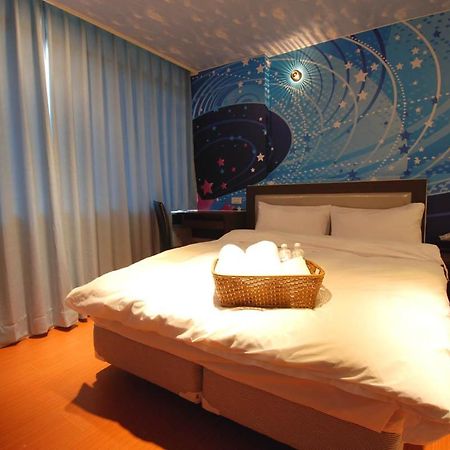 Happiness Inn Taipei Bagian luar foto