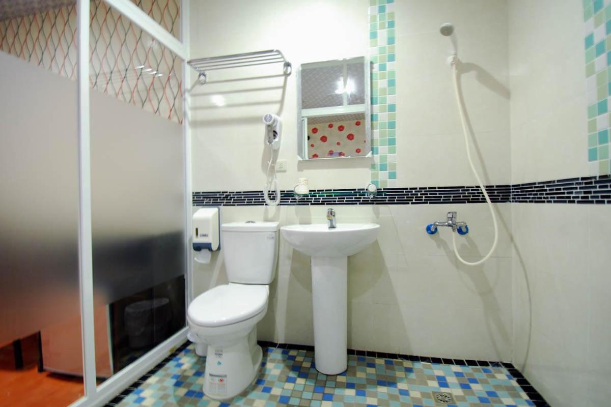 Happiness Inn Taipei Bagian luar foto